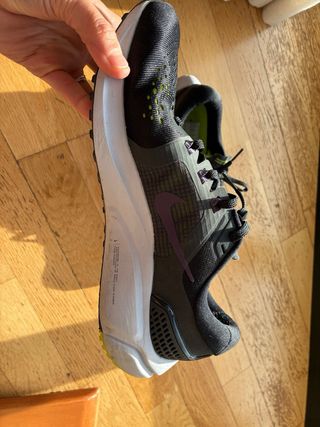 Nike Air Zoom Vomero 5 Negro/Morado.