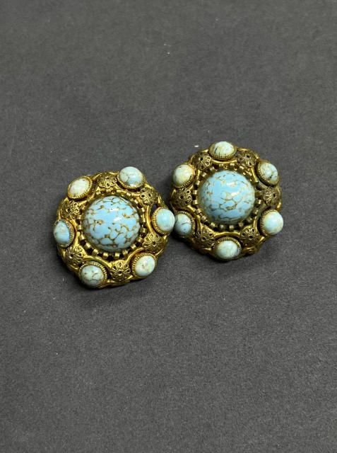 Pendientes elegantes dorados y azules