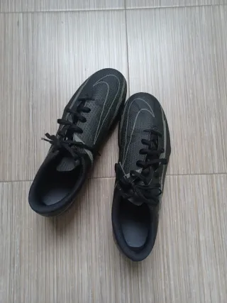 Botas de fútbol Nike Talla 40