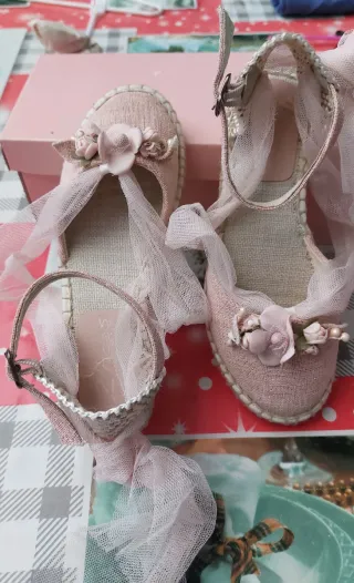 Zapatos niña valenciana salon rosa