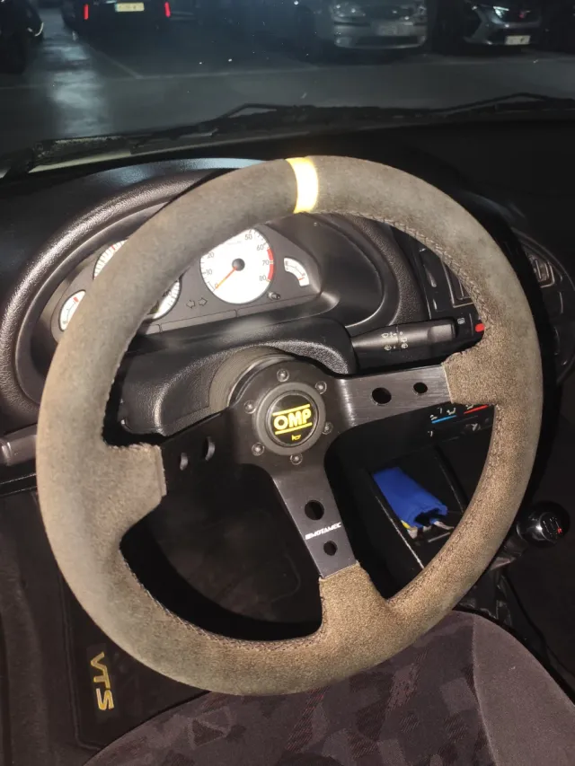 Volante deportivo ante tipo OMP