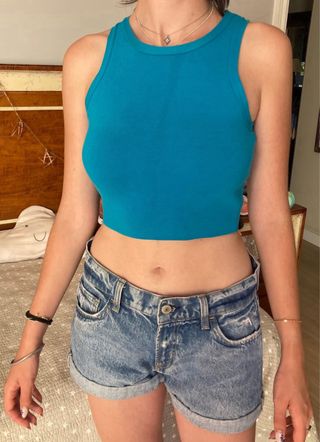 Top Zara turquesa y short vaquero