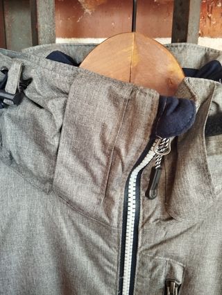 Anorak Nieve Gris y Blanco con Etiqueta