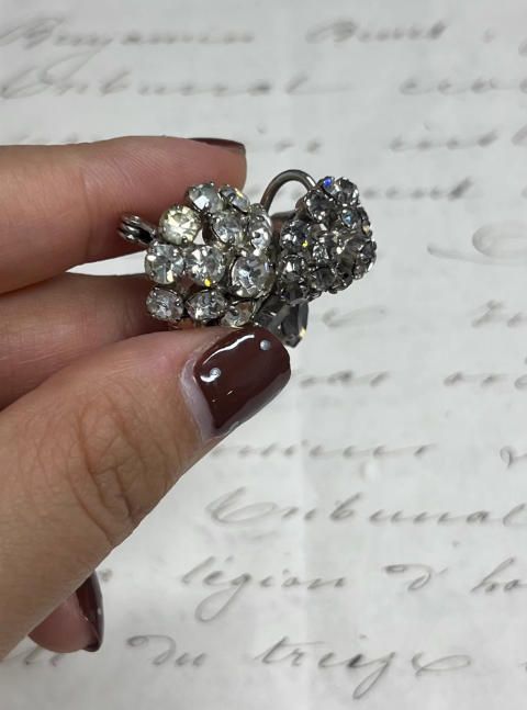 Broche de pedrería y perlas