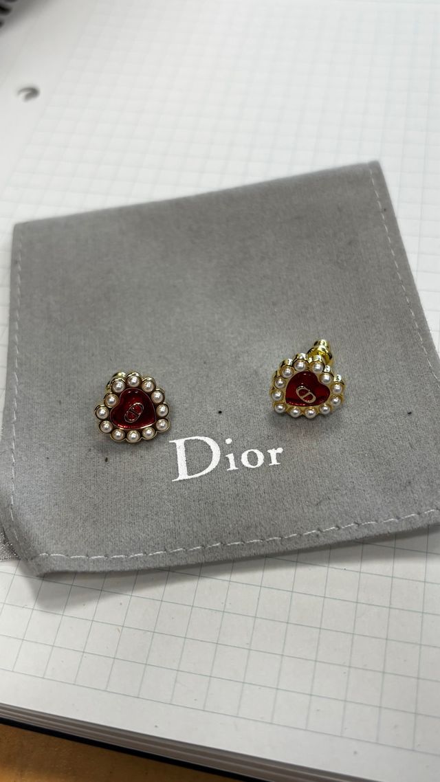 Pendientes Dior corazón rojo y perlas