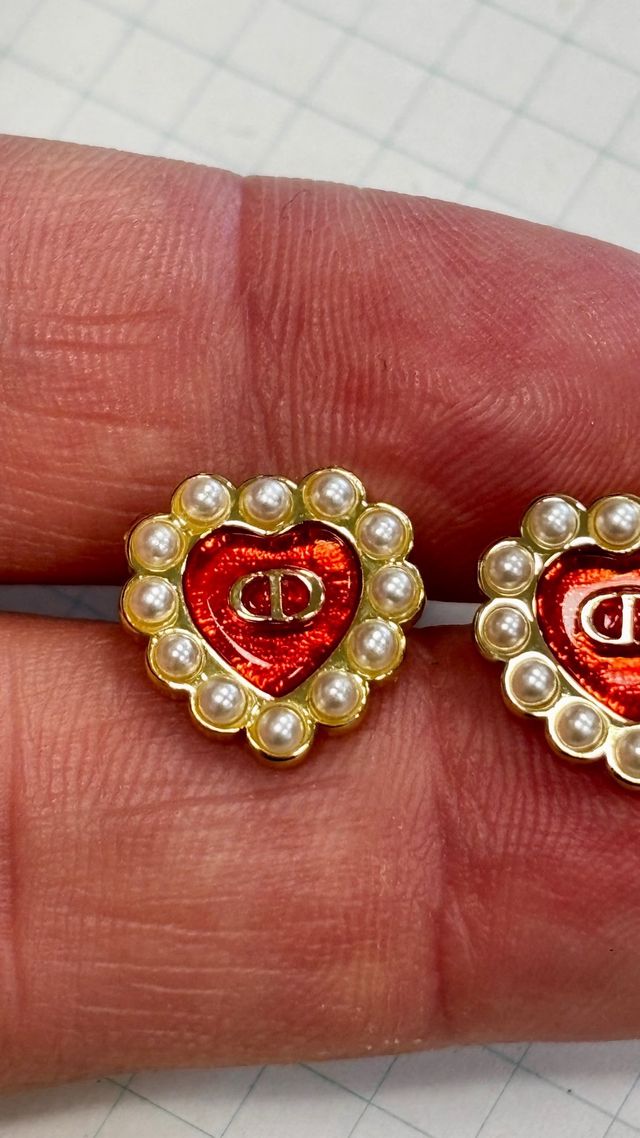 Pendientes Dior corazón rojo y perlas