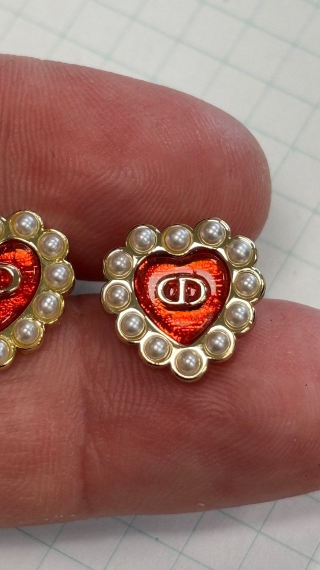 Pendientes Dior corazón rojo y perlas
