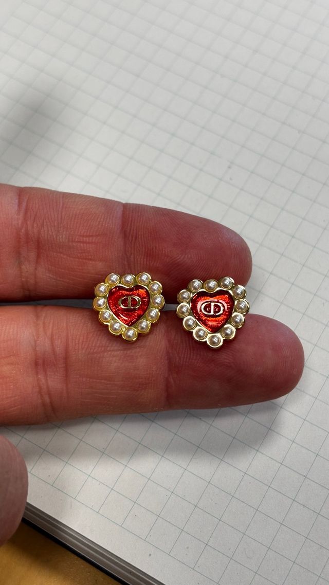 Pendientes Dior corazón rojo y perlas