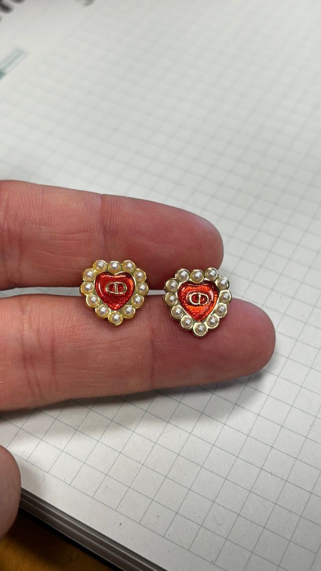 Pendientes Dior corazón rojo y perlas
