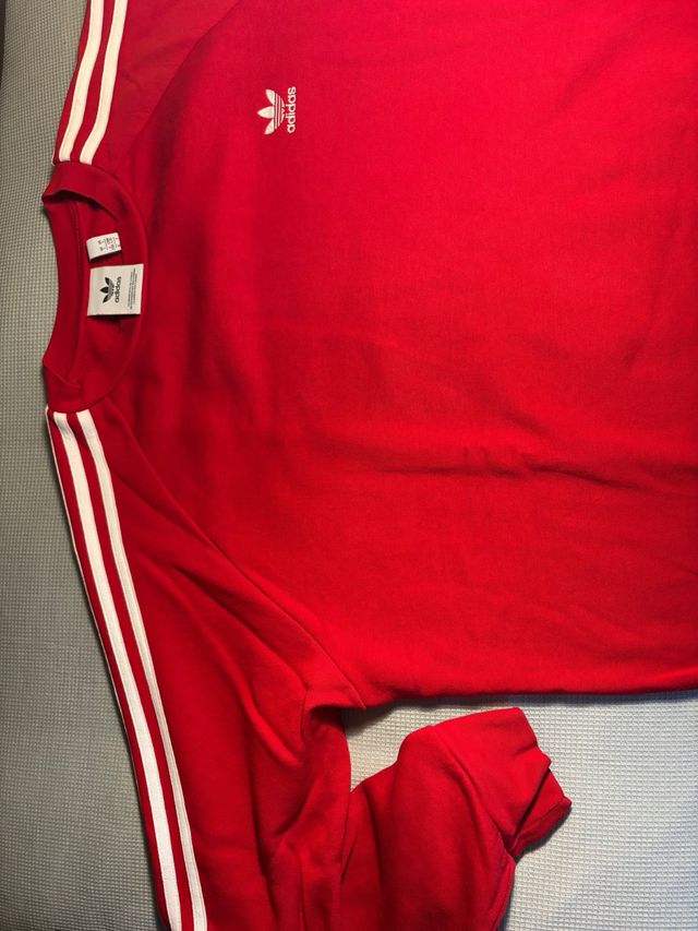 Sudadera Adidas Roja con Rayas Blancas NUEVA