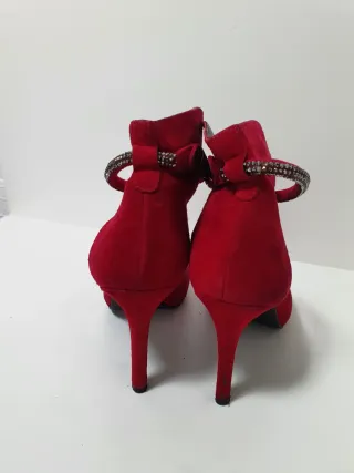 Zapatos Tacón Piel Ezzio Rojos