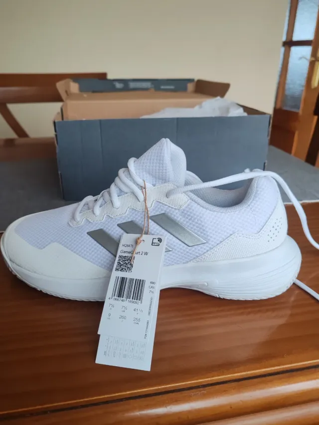Zapatillas Adidas Blancas y Plateadas Talla 41 1/3