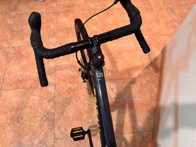 Bicicleta Gravel / Ciclocross verde oscuro