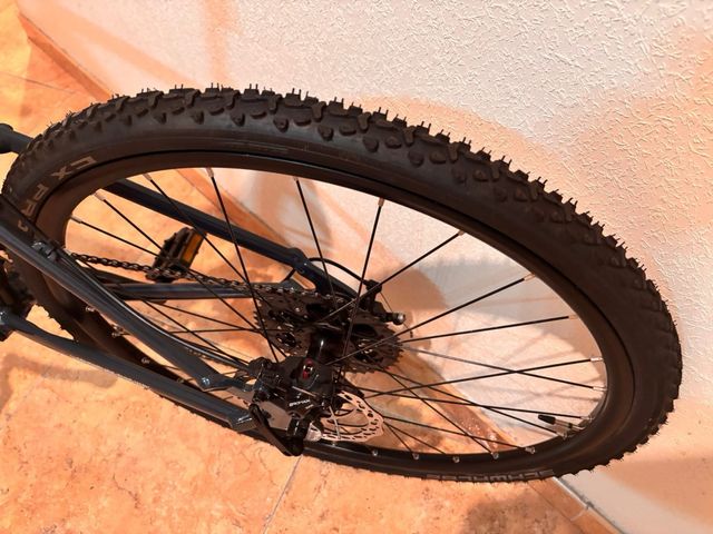 Bicicleta Gravel / Ciclocross verde oscuro