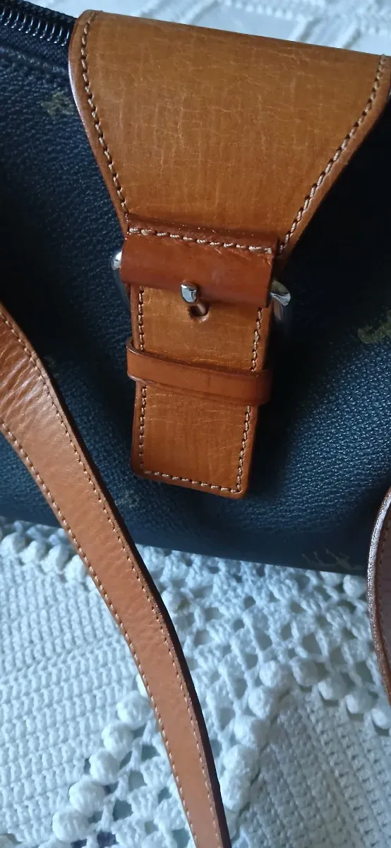 Bolso bandolera piel marrón y negro