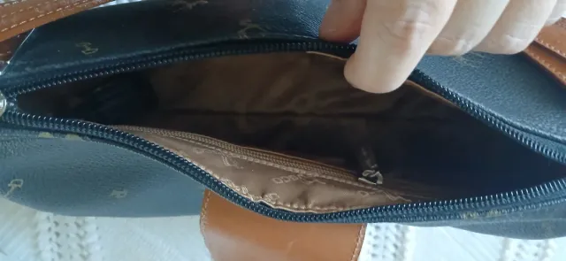 Bolso bandolera piel marrón y negro