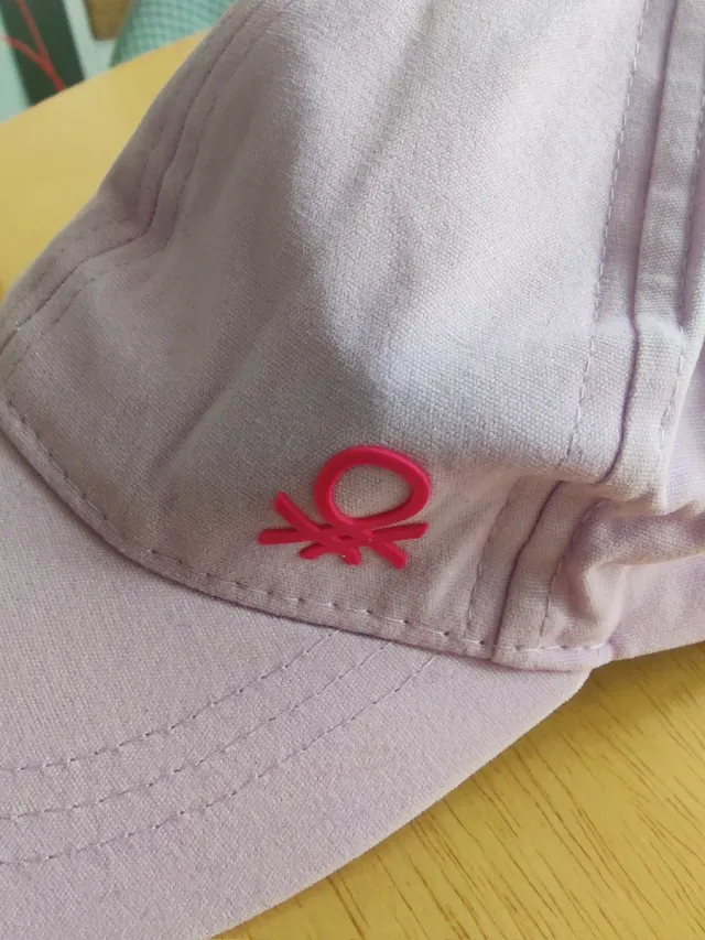 Gorra infantil United Colors of Benetton lila