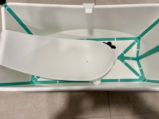 Bañera Stokke con adaptador recién nacido