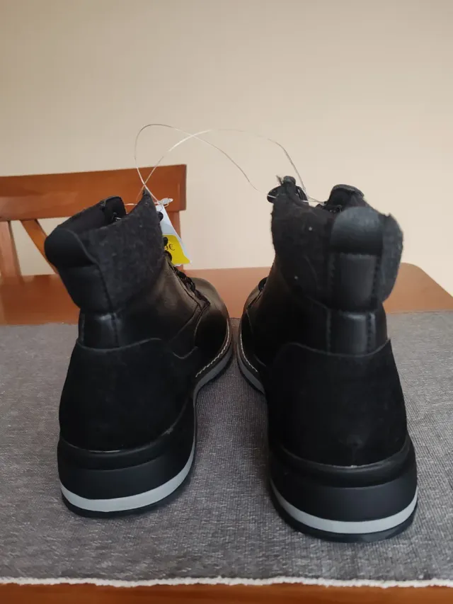 Botas negras para hombre