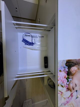 Mostrador Recepción Blanco y Dorado