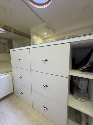 Mostrador Recepción Blanco y Dorado