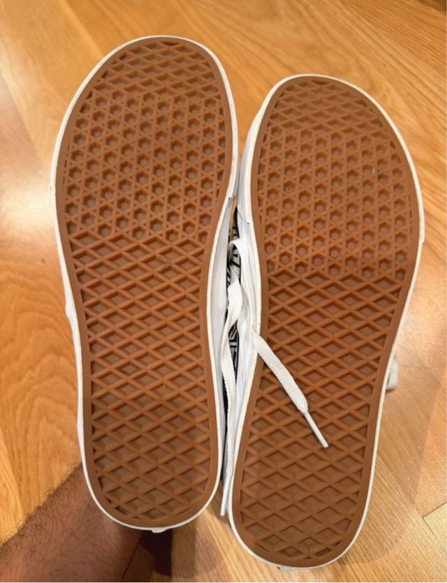 Zapatillas Vans Talla 45 Negras y Blancas