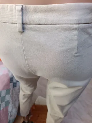 Pantaloni donna beige Pari al nuovo