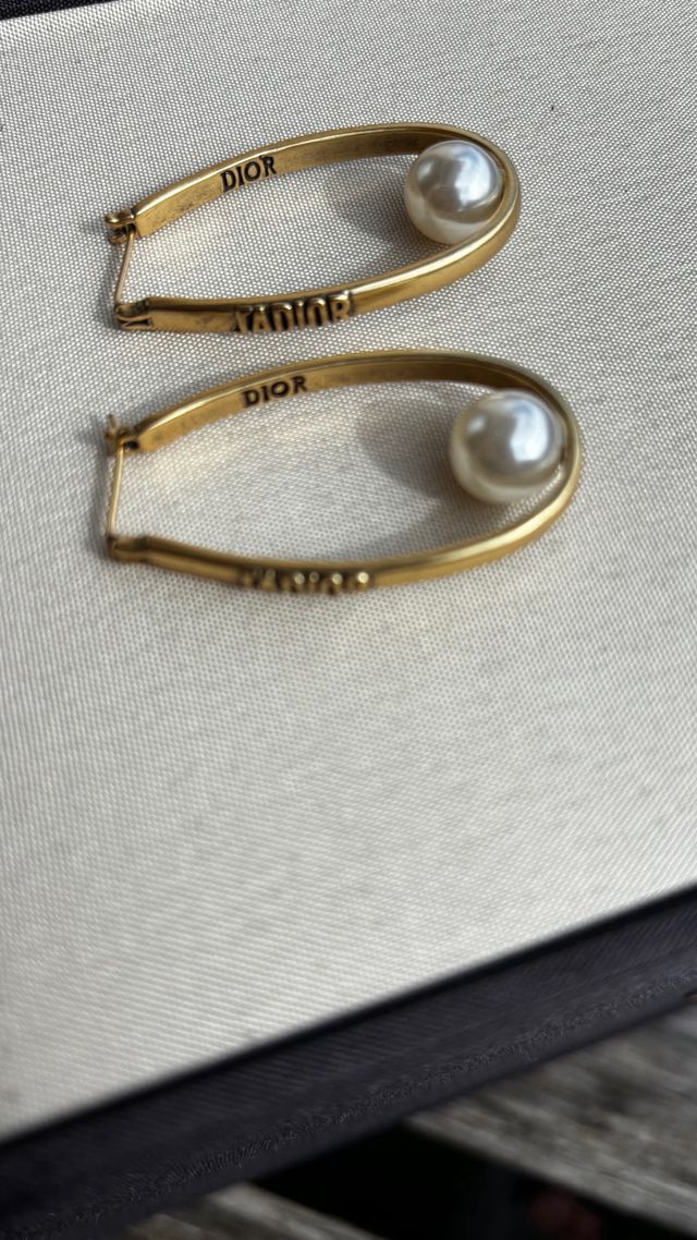 Dior pendientes dorados J’Adior perla