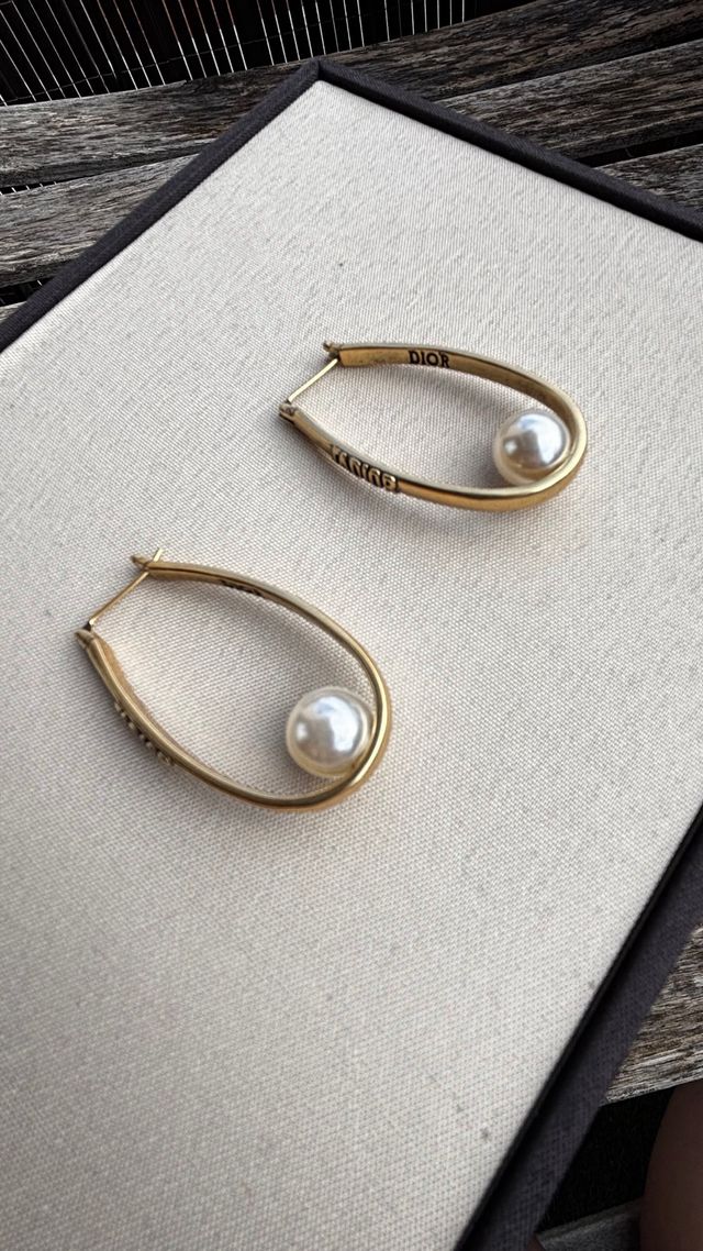 Dior pendientes dorados J’Adior perla