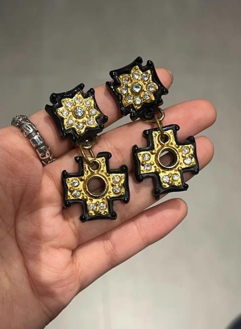Pendientes vintage cruz oro y negro