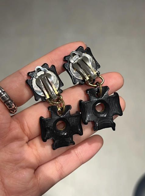 Pendientes vintage cruz oro y negro