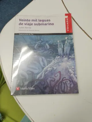 VEINTE MIL LEGUAS DE VIAJE SUBMARINO (CUCAA)