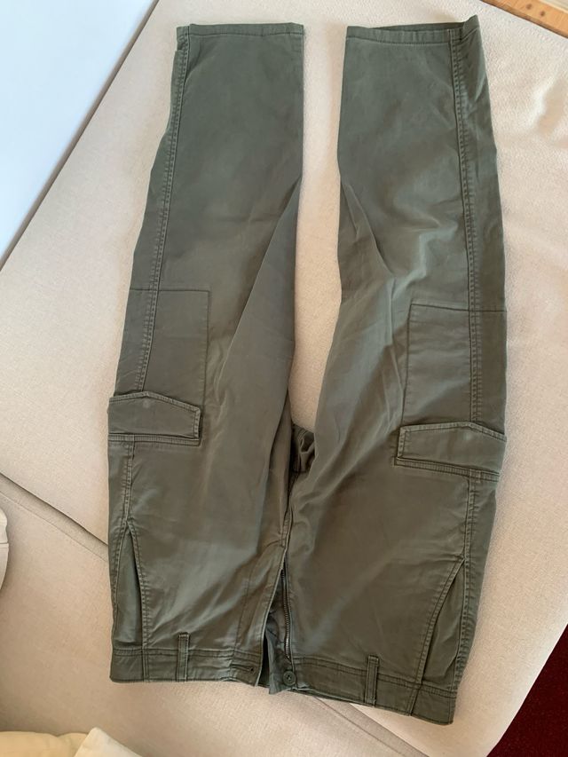 Pantalones cargo Uniqlo verdes