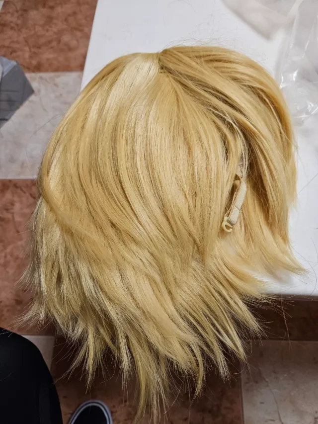 Peluca rubia para disfraz