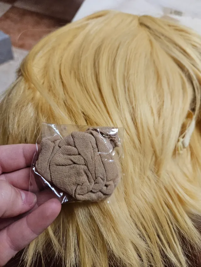 Peluca rubia para disfraz