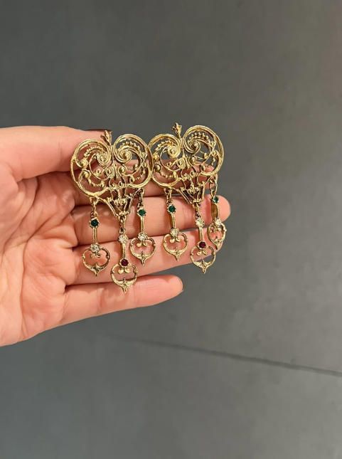 Pendientes vintage dorados con piedras