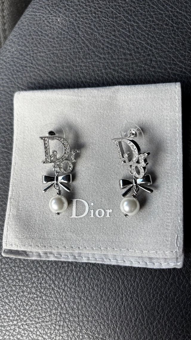 Dior pendientes silver-tone con perla y lazo
