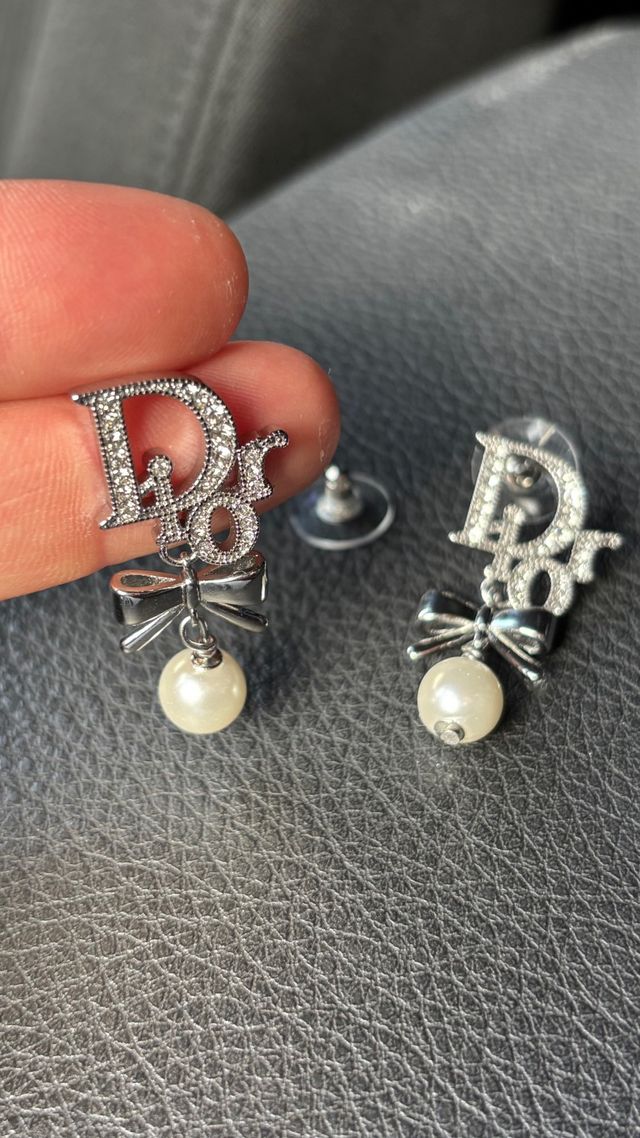 Dior pendientes silver-tone con perla y lazo