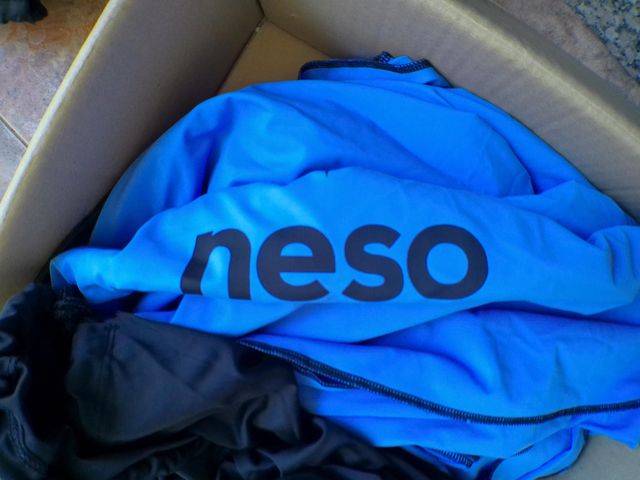 Tienda Playa Neso Azul grande