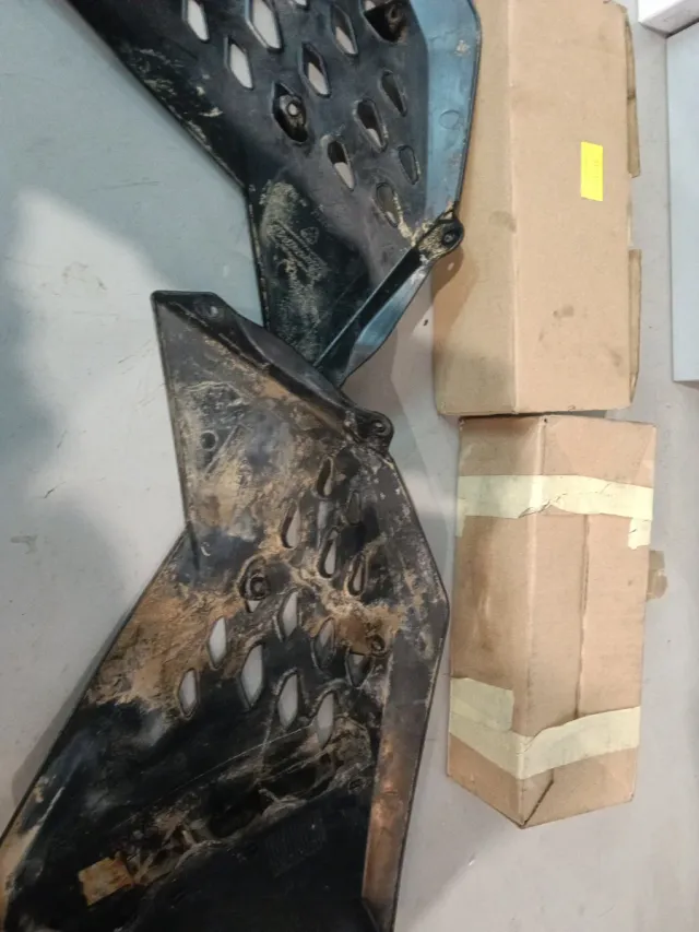 Tapas laterales KTM 2008-2011