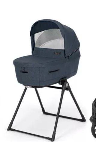 Carrito de bebé azul marino