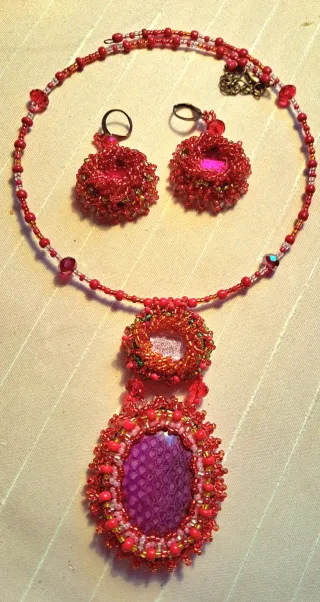 Conjunto Collar y Pendientes Artesanales