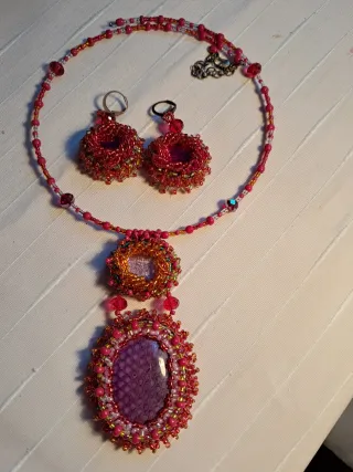 Conjunto Collar y Pendientes Artesanales