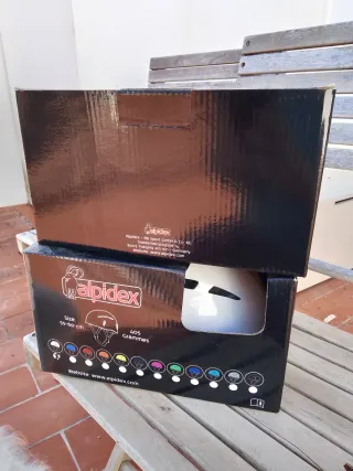 Casco de montaña blanco