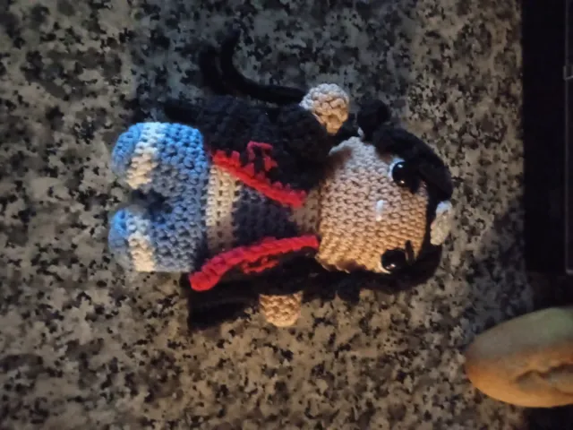 Muñeca tejida a mano