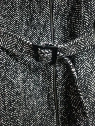 Abrigo estampado blanco y negro