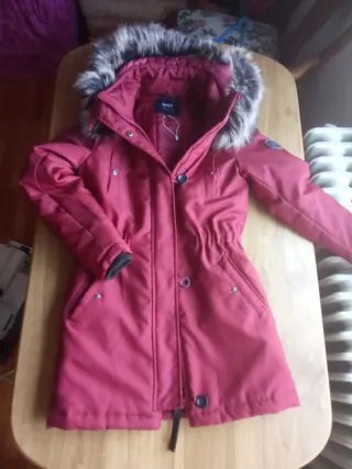 Parka burdeos ONLY nueva