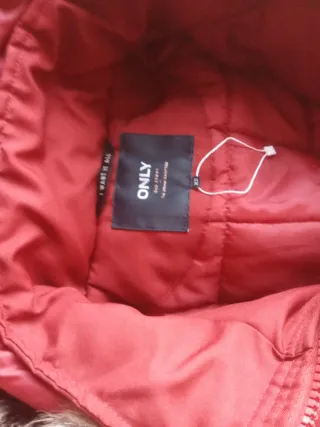 Parka burdeos ONLY nueva