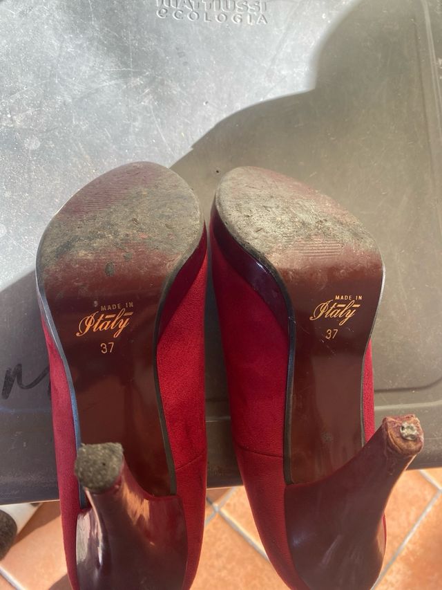 Scarpe con tacco rosse scamosciate