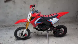 Pit bike Orión 140cc roja